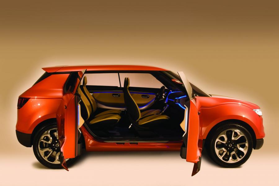  SsangYong XIV-1 Concept 2011 года  (фото 3 из 16)